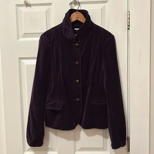 Purple velvet blazer. Unique brown buttons, excellent condition!